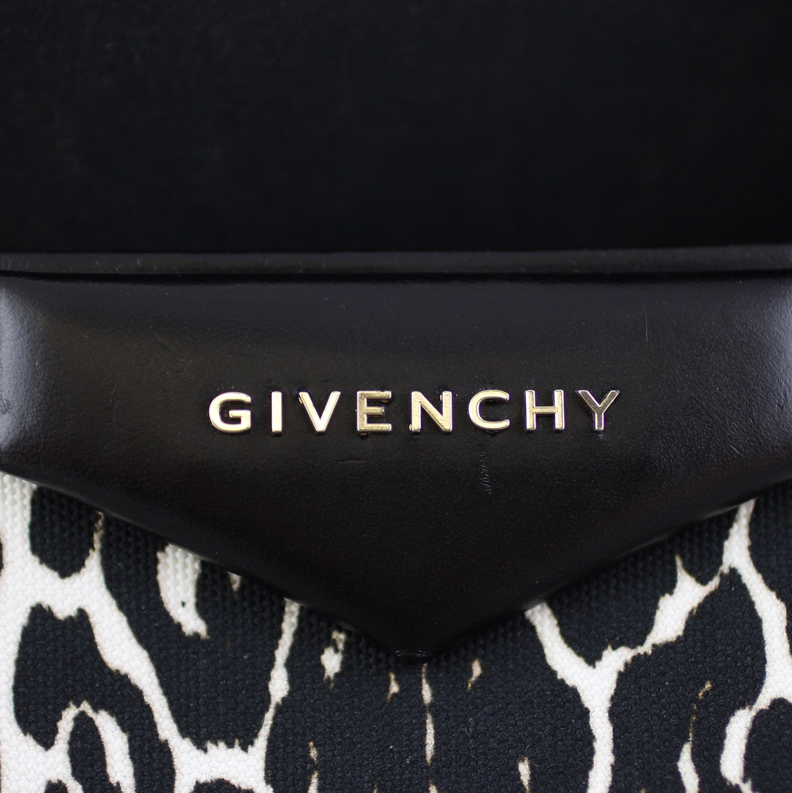 Givenchy Antigona Shopping Tote Exterior