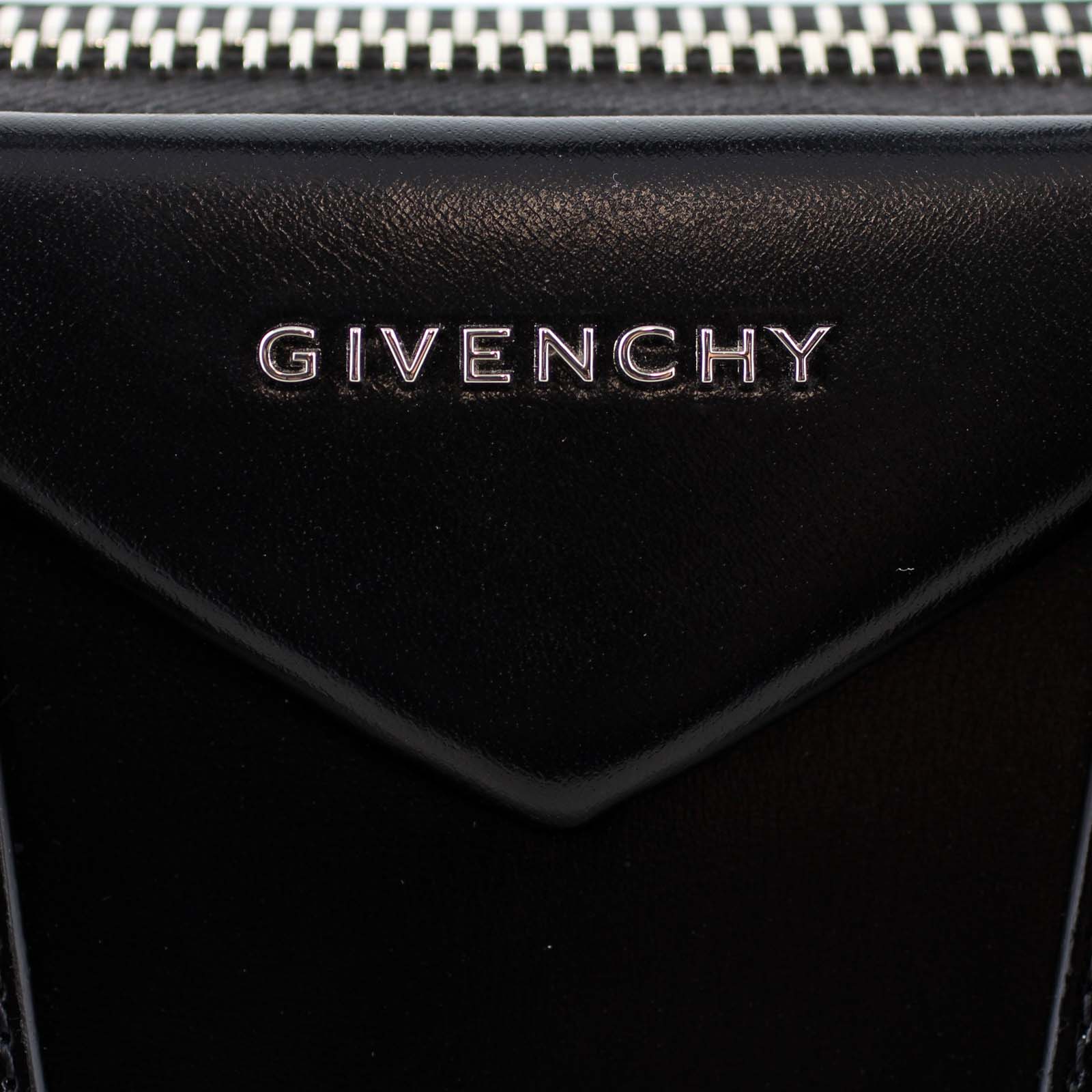 Givenchy Antigona Small Plate