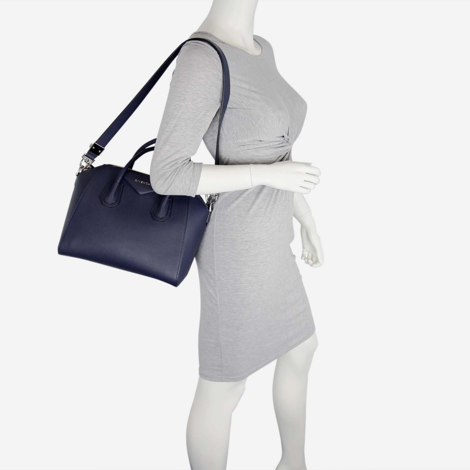 Givenchy Antigona Small Scale