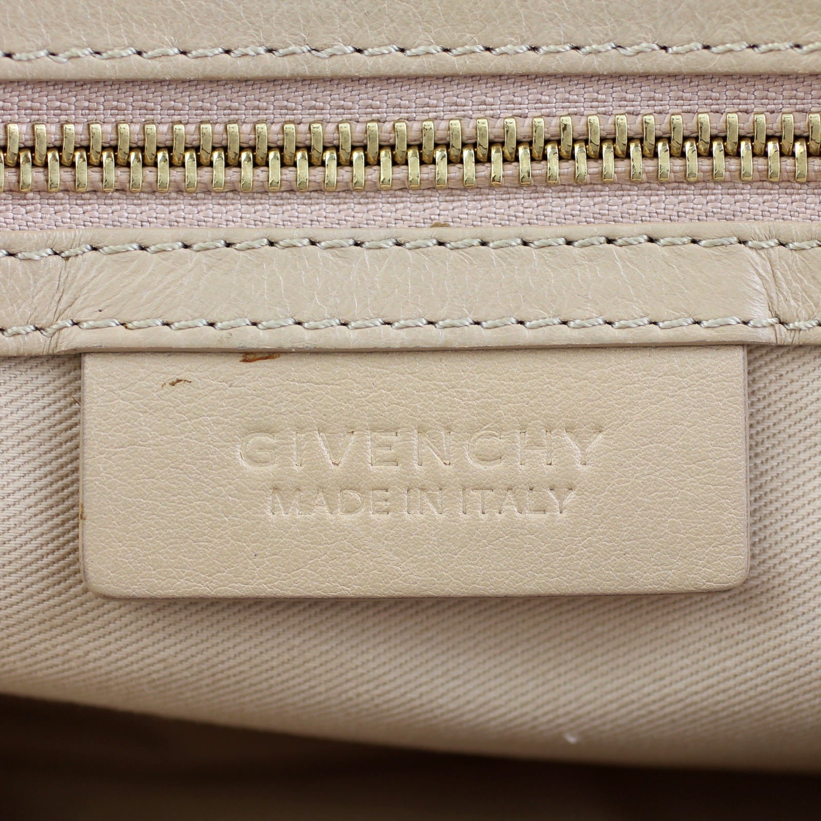 Givenchy Nightingale Medium Stamp