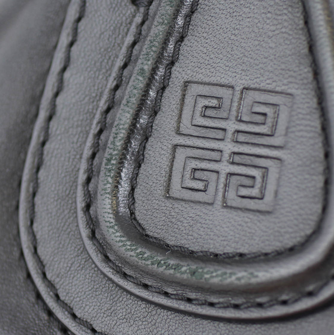 Givenchy Nightingale Medium Logo