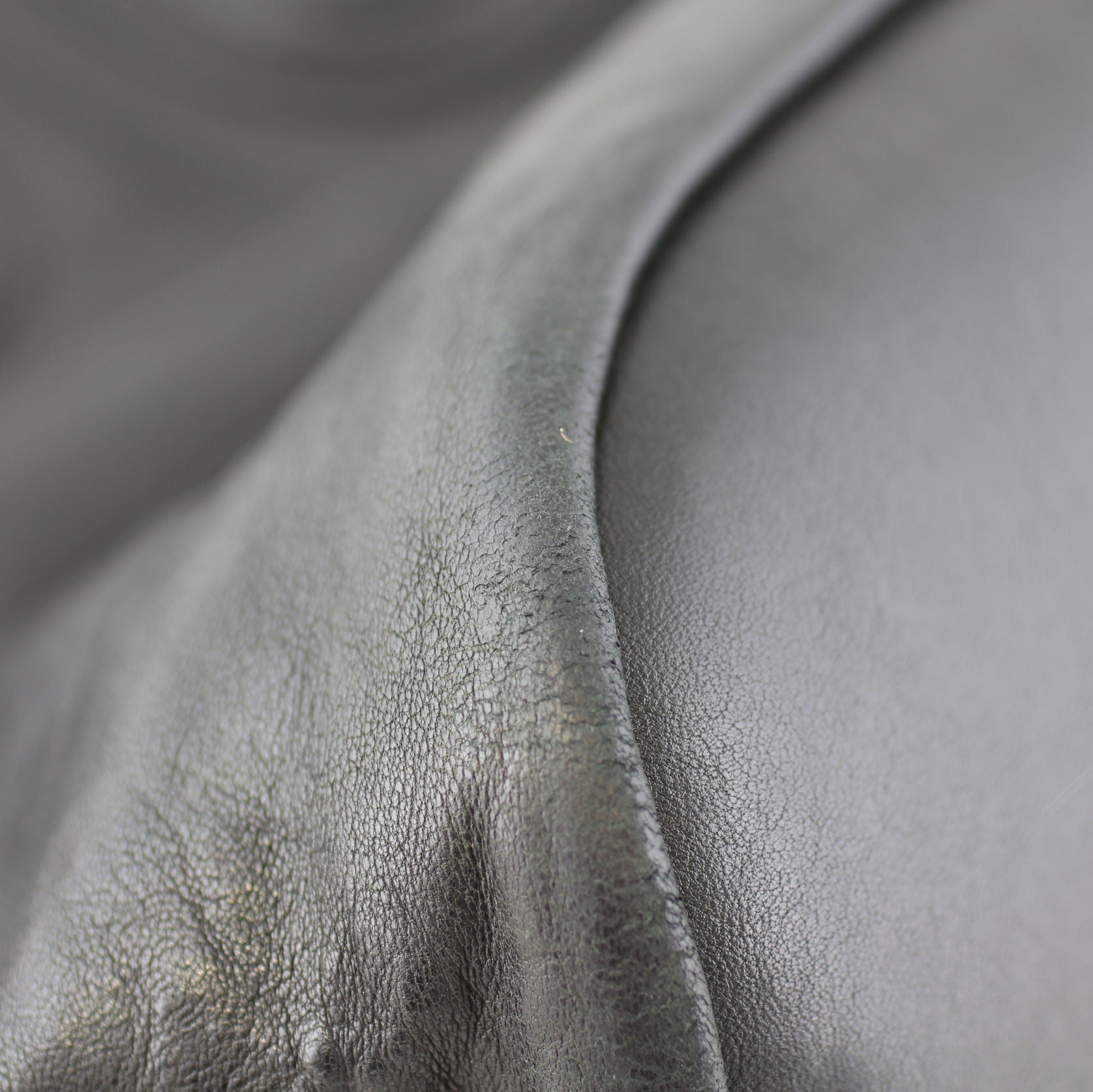 Givenchy Nightingale Medium Edge