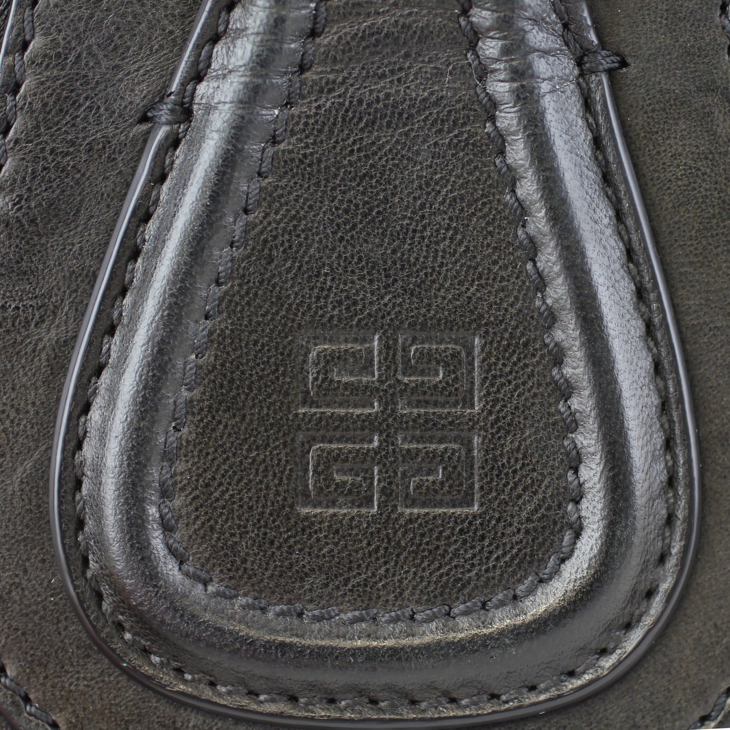 Givenchy Nightingale Medium Logo