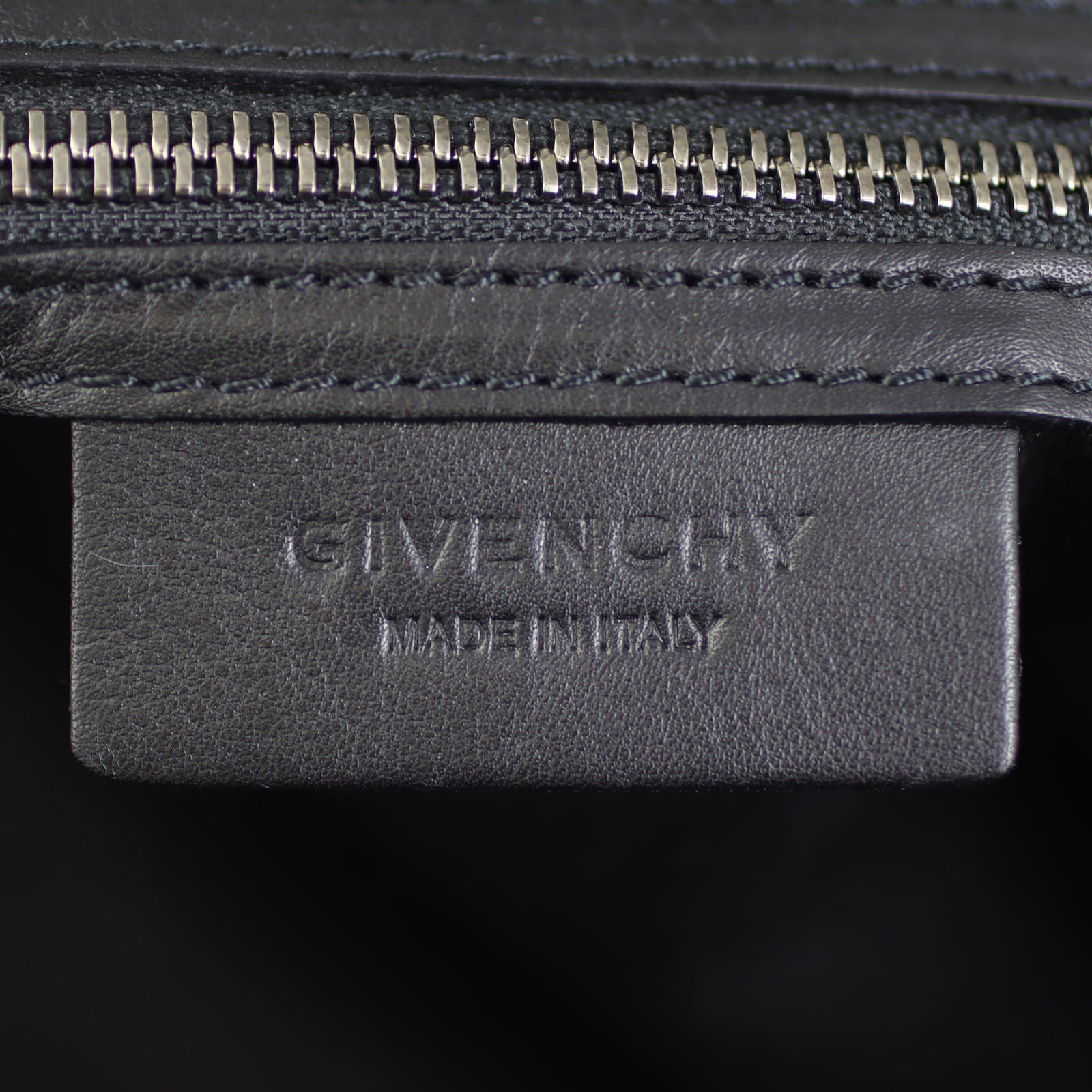Givenchy Nightingale Medium Stamp