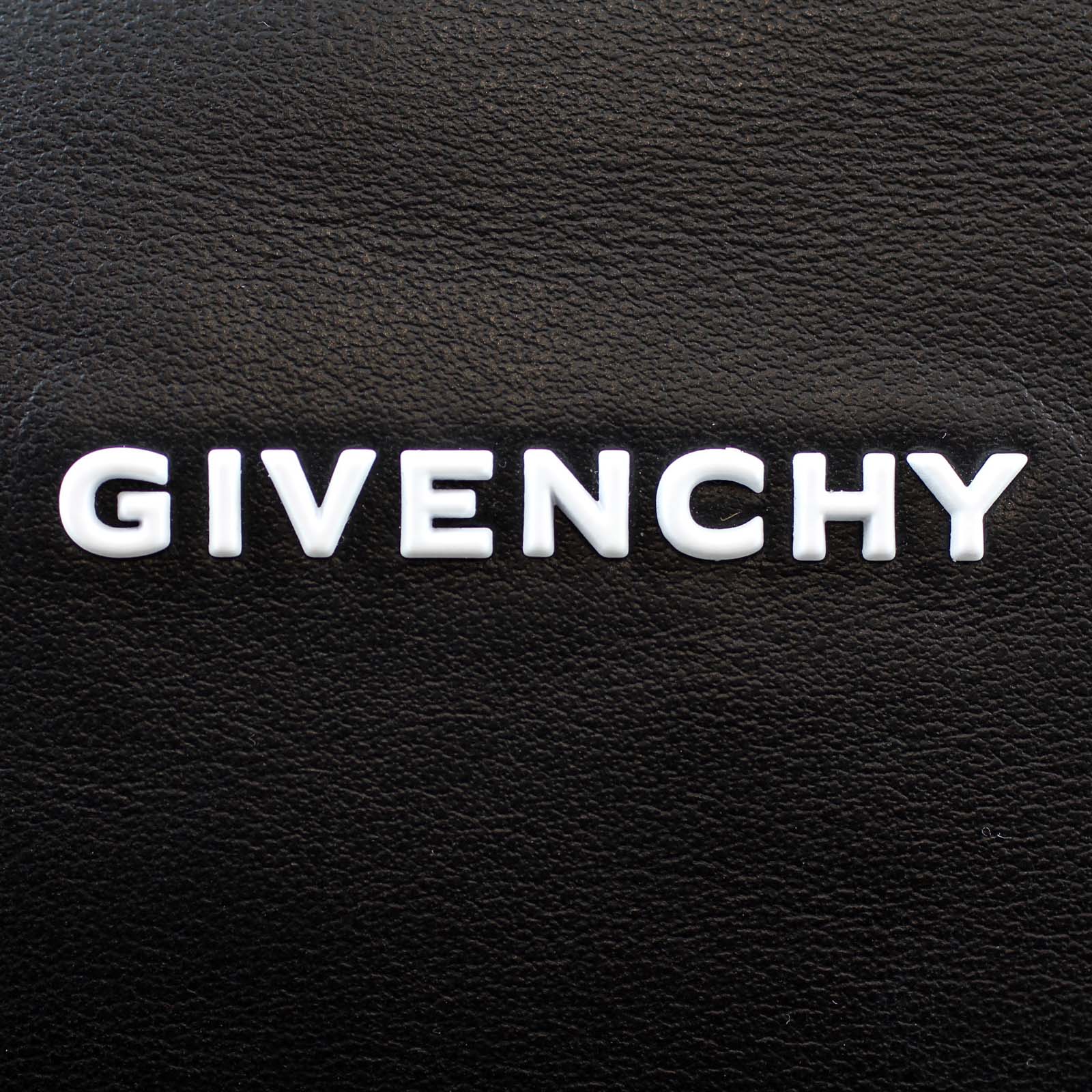 Givenchy Pandora Medium Plate