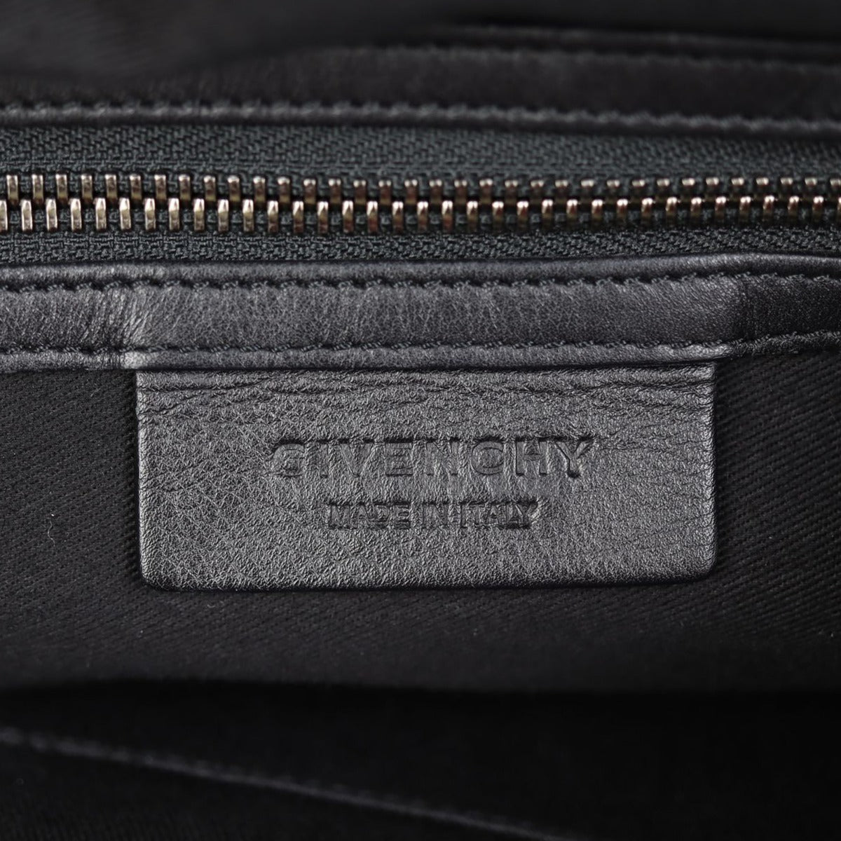 Givenchy Nightingale Medium Stamp
