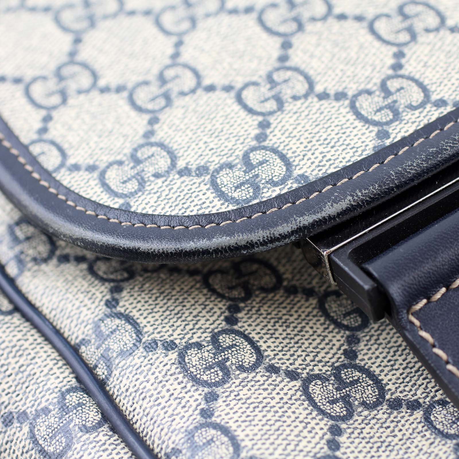 Gucci GG Supreme Baby Bag Trim