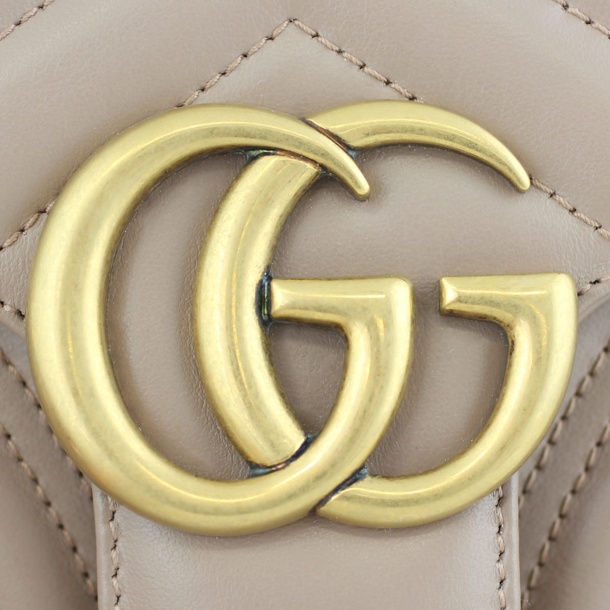 Gucci GG Marmont Matelasse Shoulder Bag Logo