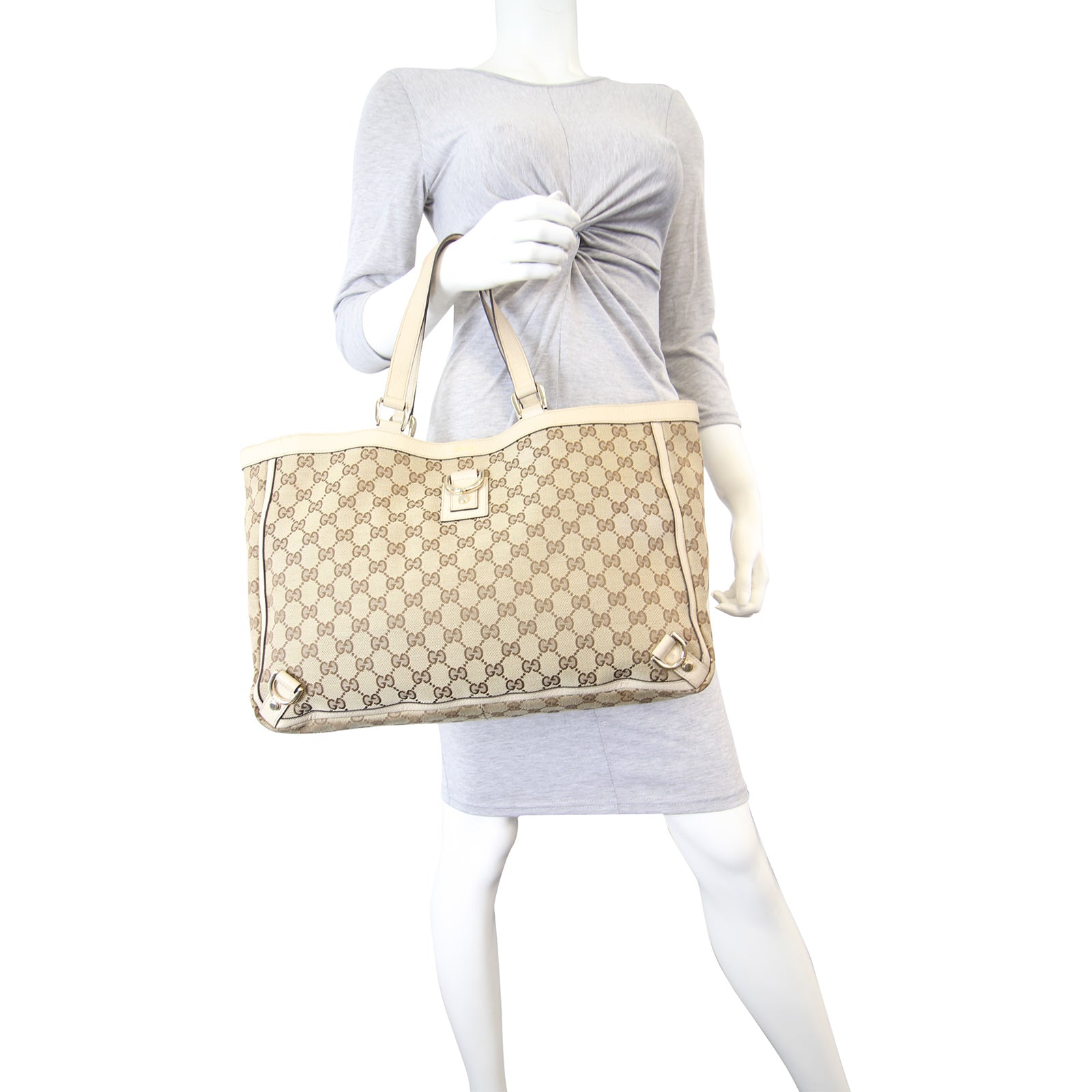 Gucci GG Supreme Medium Abbey D-Ring Tote Mannequin