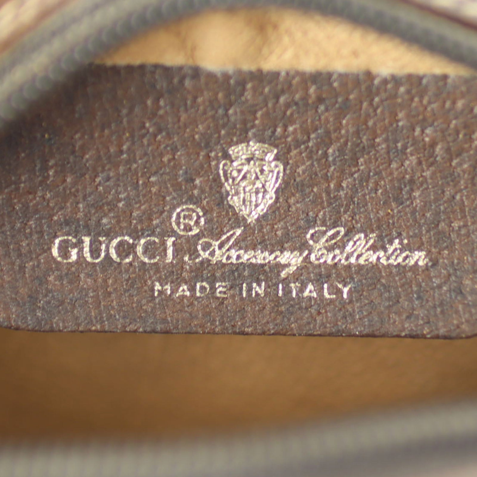 Gucci GG Supreme Shoulder Bag Stamp