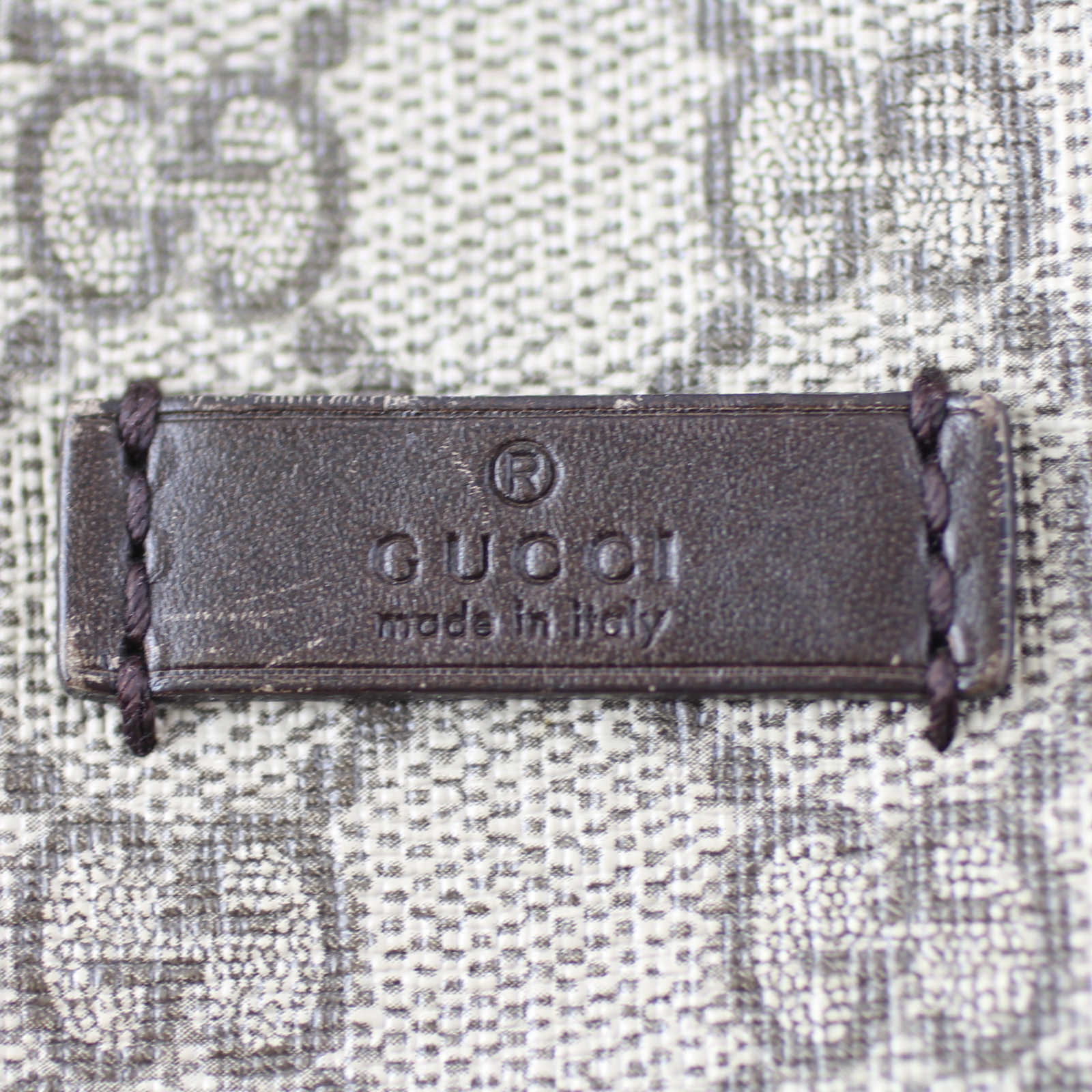 Gucci GG Supreme Tote Exterior