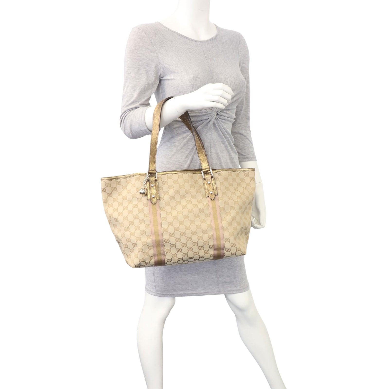 Gucci GG Supreme Tote Mannequin