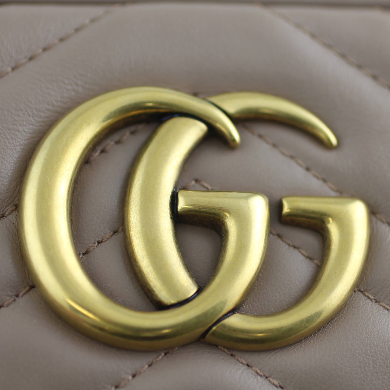 Gucci Marmont Camera Bag Logo