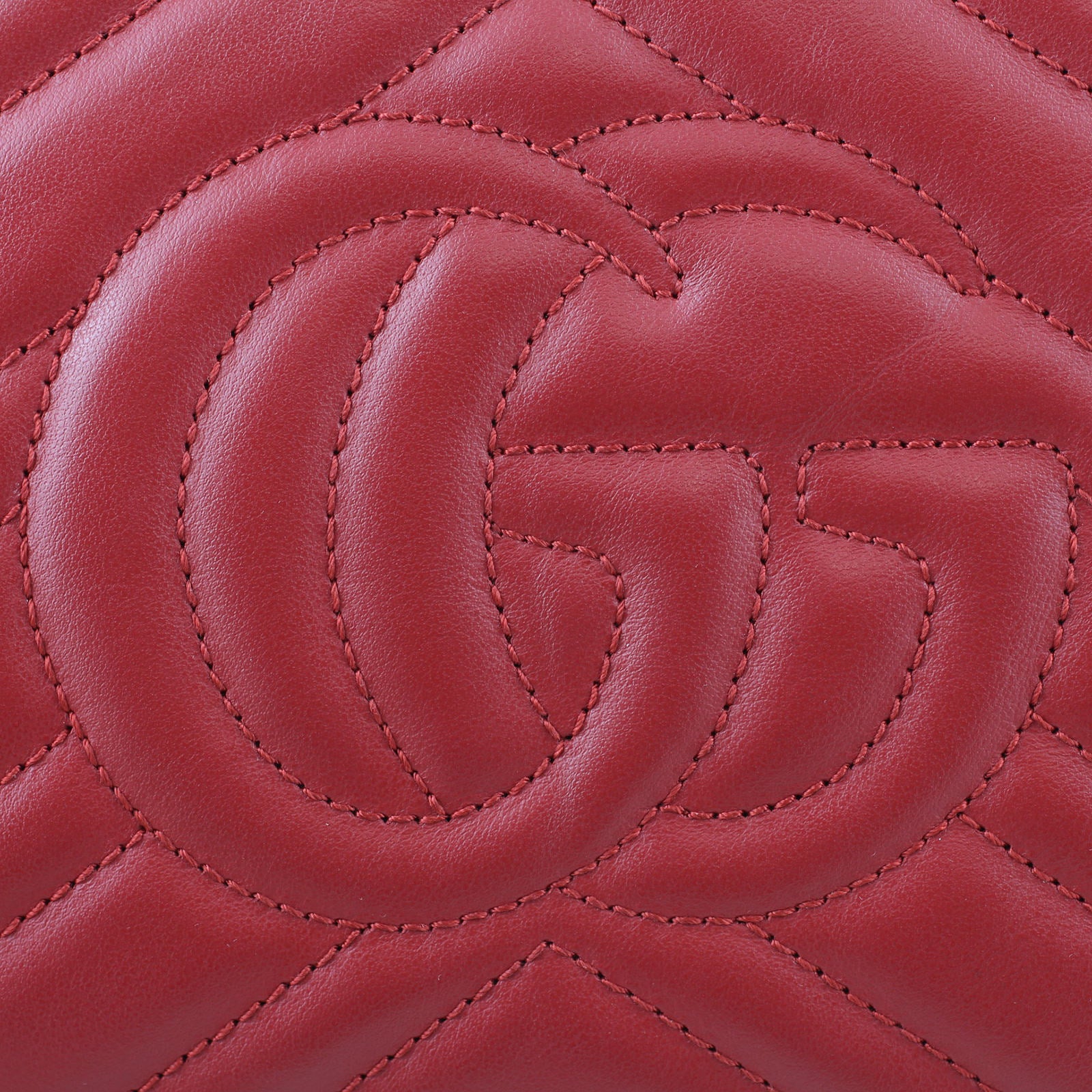 Gucci Marmont Small Matelassé Bag stitching