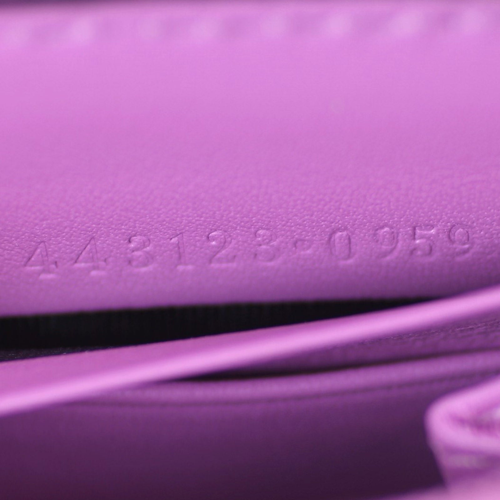 Gucci Marmont Wallet Code