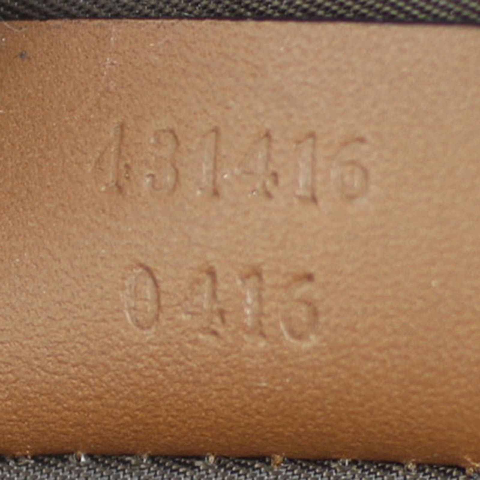 Gucci Supreme Heart Patch Pouch Code