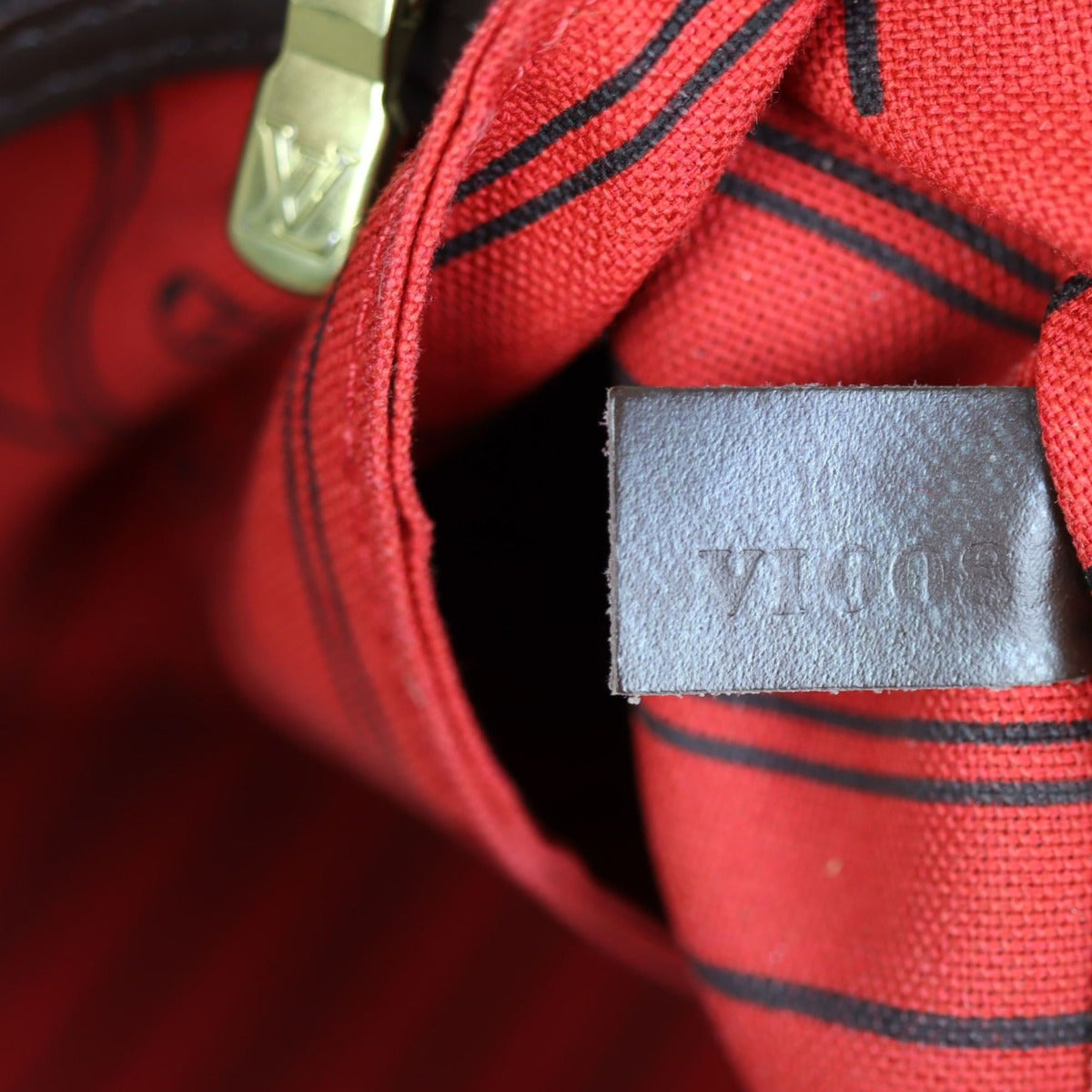 Louis Vuitton Neverfull MM Damier Ebene Date code
