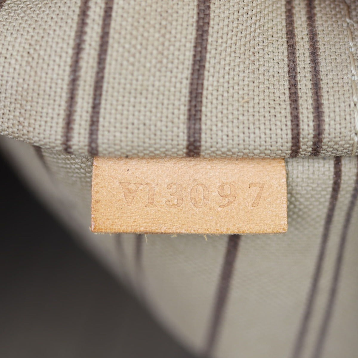 Louis Vuitton Neverfull MM Monogram Date code
