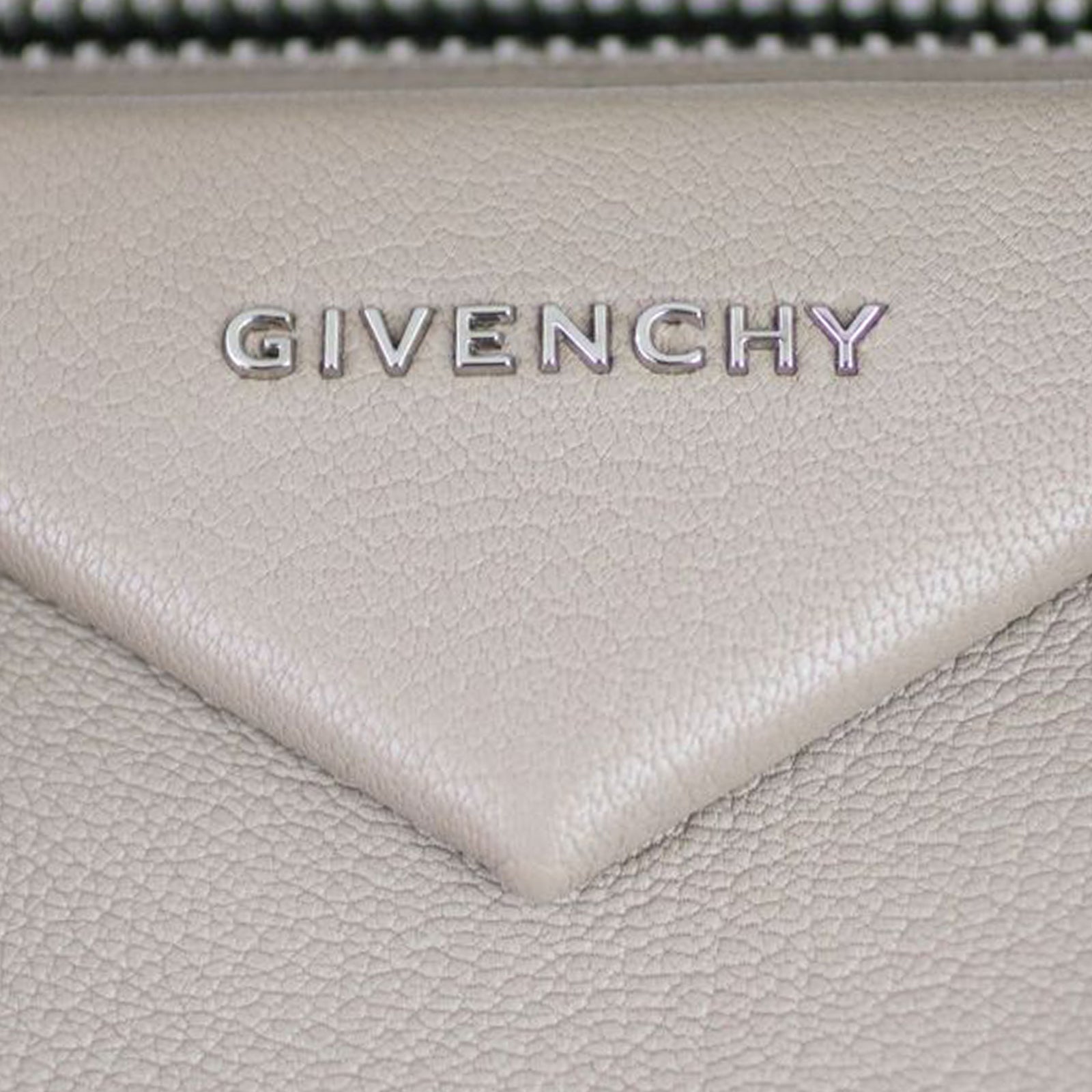 Givenchy Antigona Small - nude grained goatskin Hardware