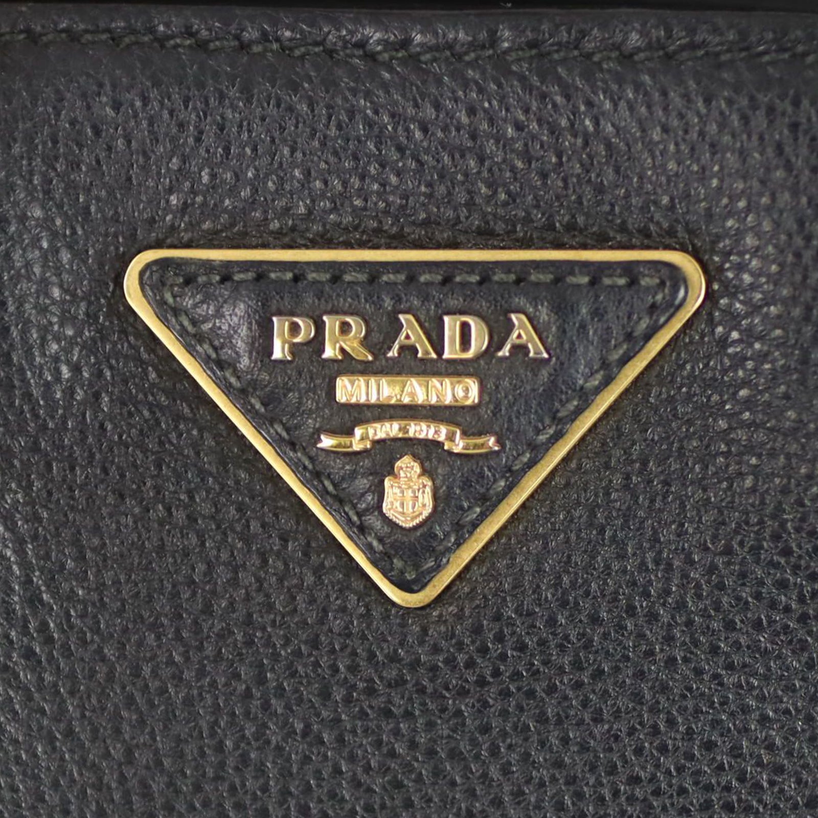 Prada Vitello Grain Top Handle Tote Hardware