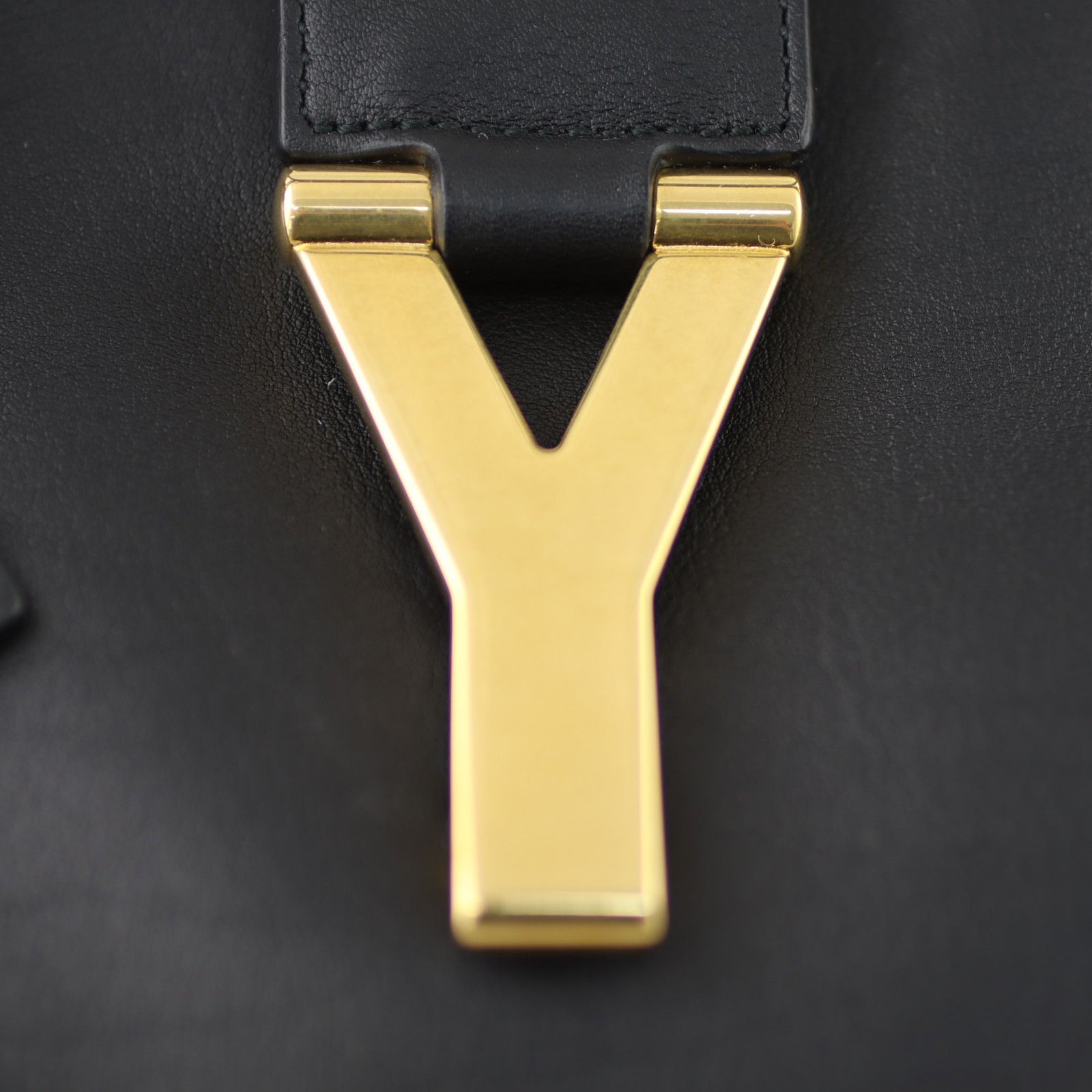 Saint Laurent Cabas Chyc Y Medium Hardware