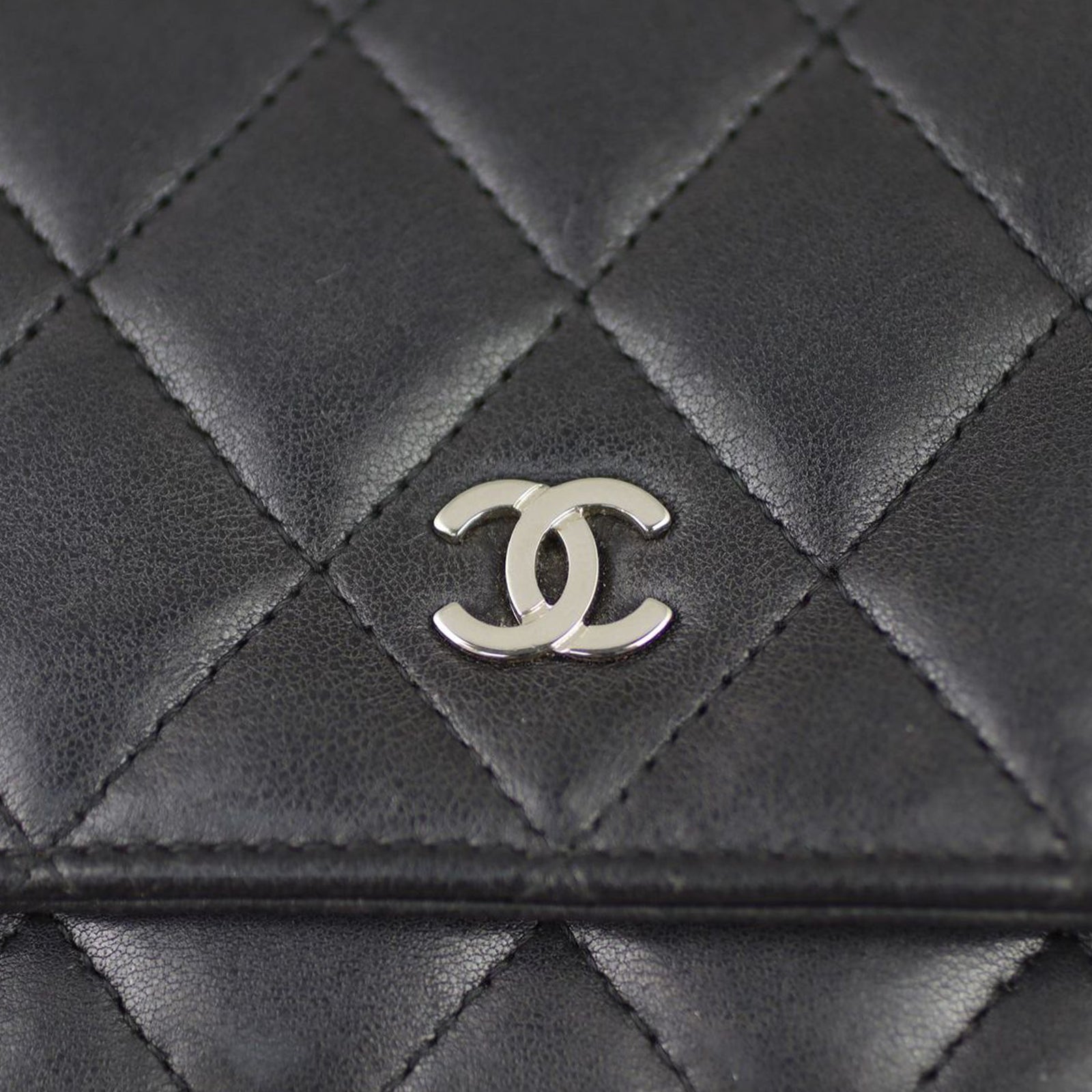 Chanel Classic Wallet on Chain Hardware