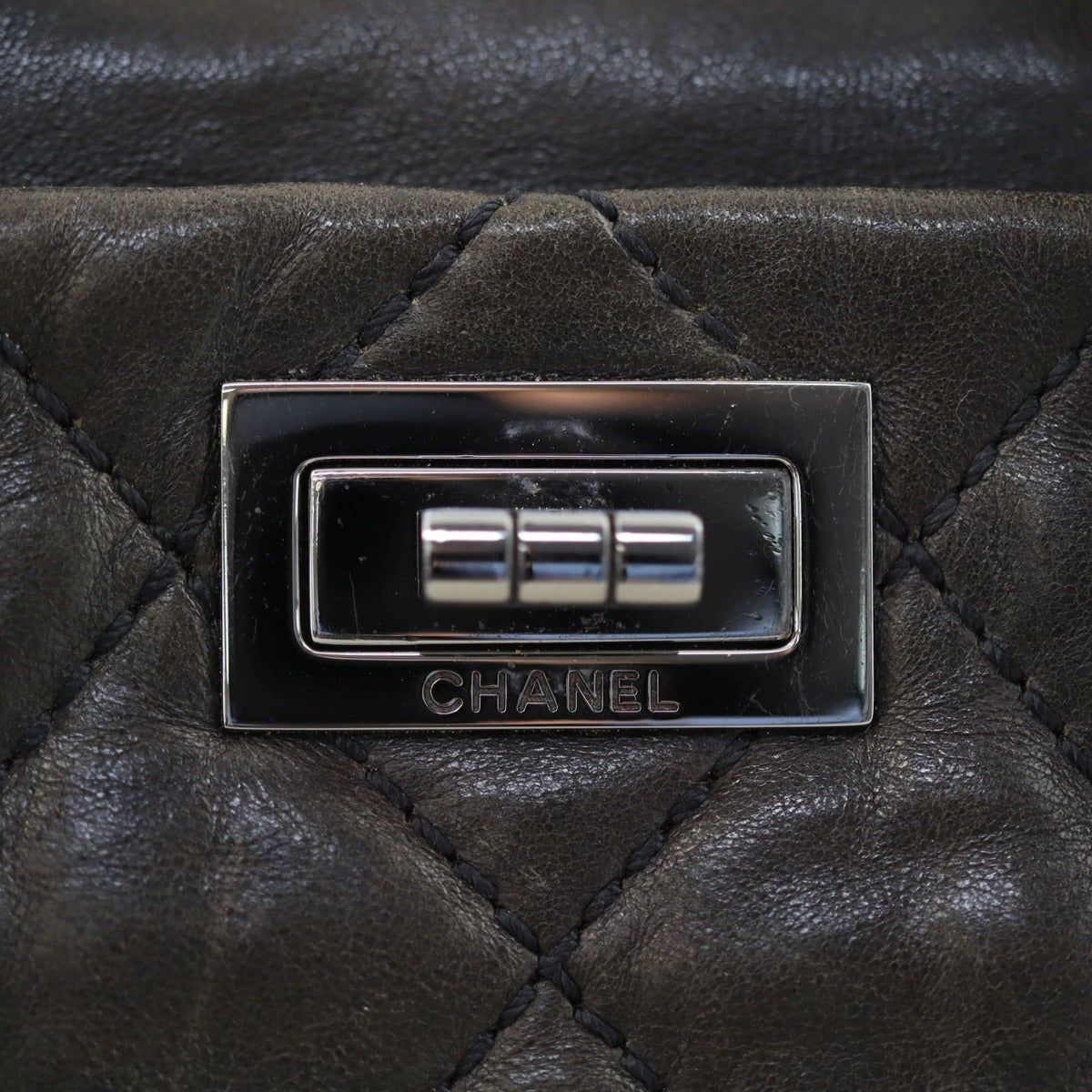 Chanel Reissue Quilted Shoulder Bag Hardware
