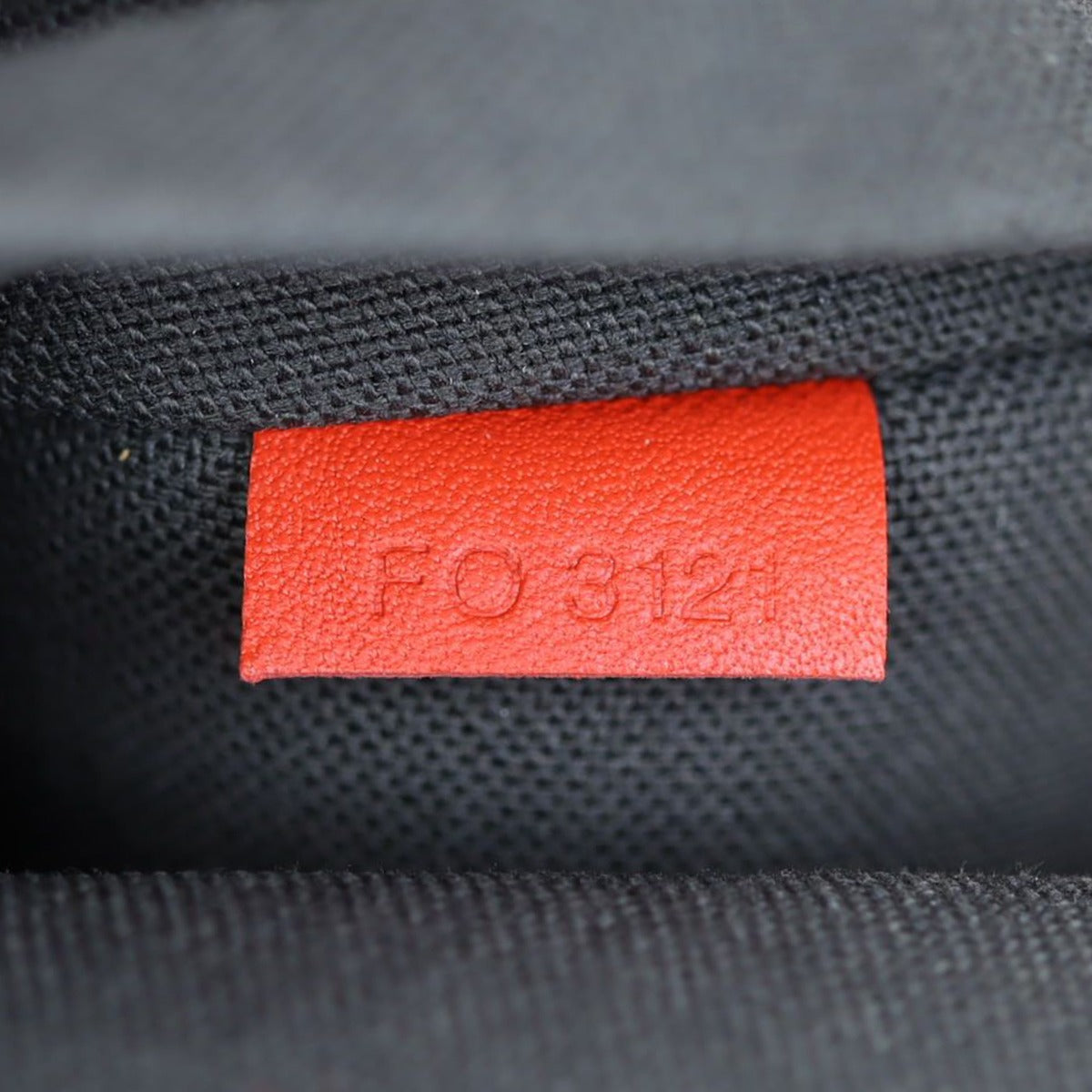 Louis Vuitton Porte Documents Damier Infini Date code
