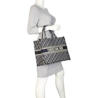 Dior Book Tote Medium Oblique