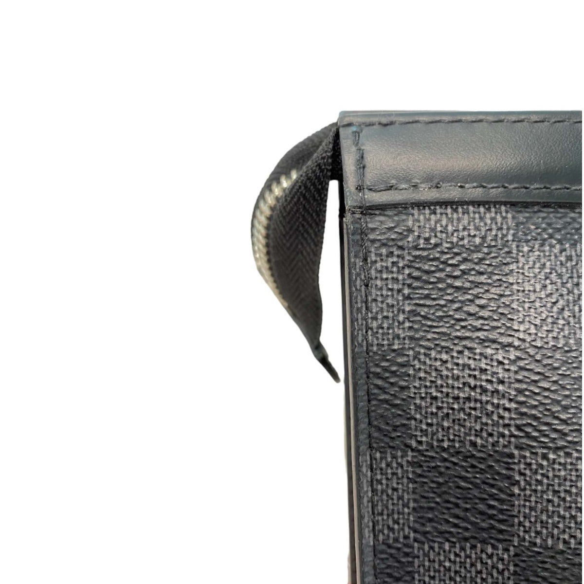 Louis Vuitton Pochette Voyage MM Damier Graphite