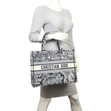 Dior Book Tote Medium Toile de Jouy Reverse