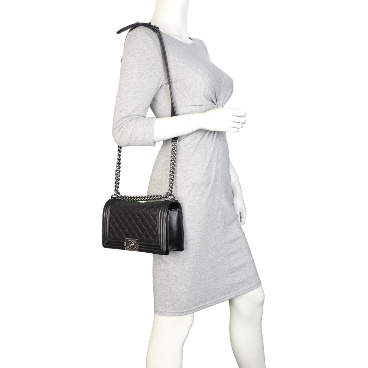 Chanel Boy Old Medium | 16 Series