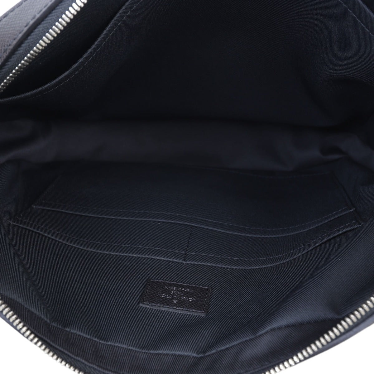 Louis Vuitton Anton Messenger Bag Taiga – Luxe.It.Fwd
