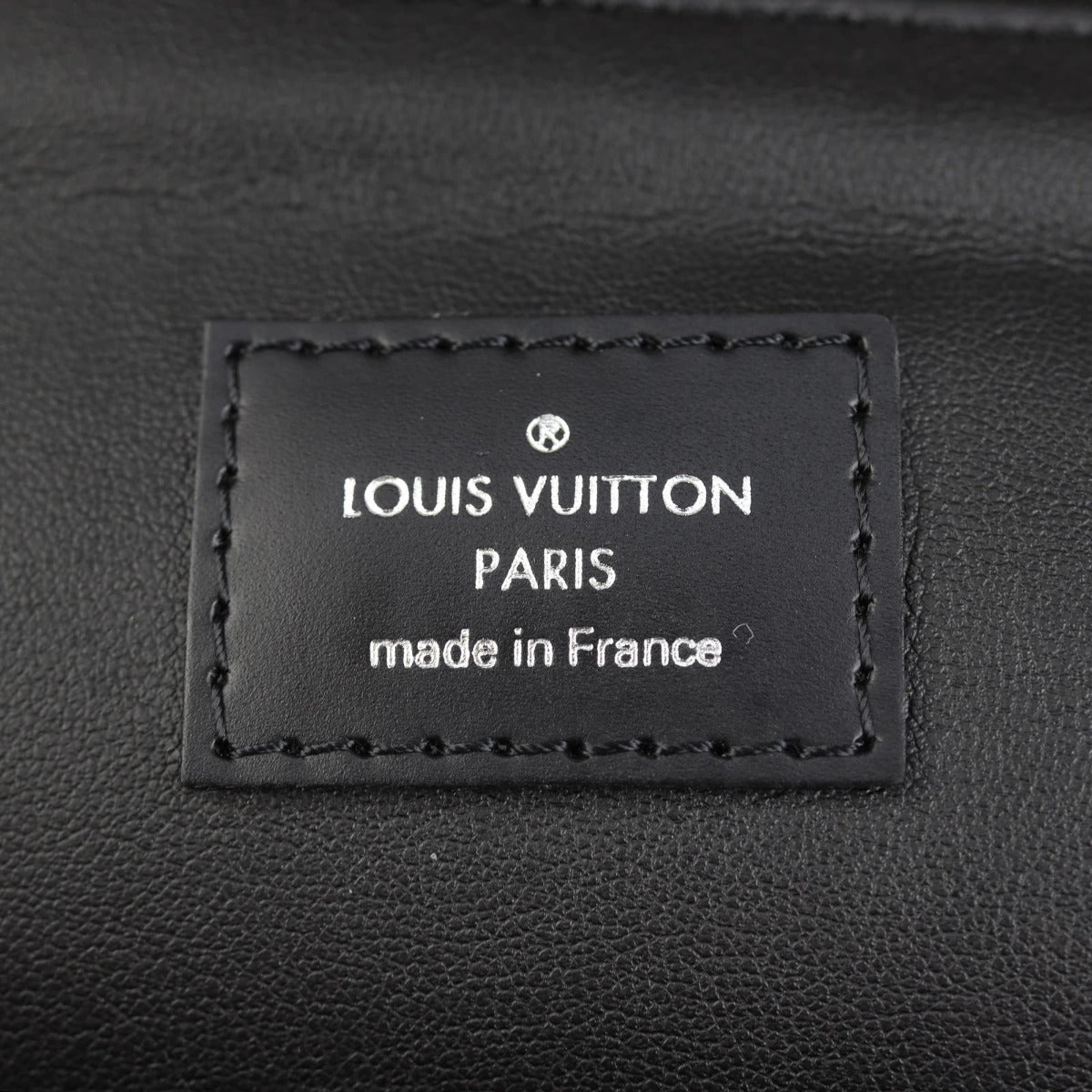 Louis Vuitton Hanging Toiletry Kit Damier Graphite interior Stamp