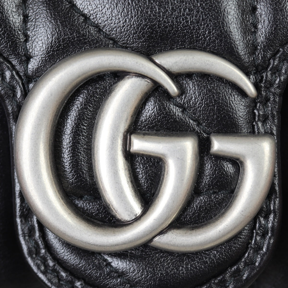 Gucci GG Marmont Super Mini Shoulder Bag Hardware