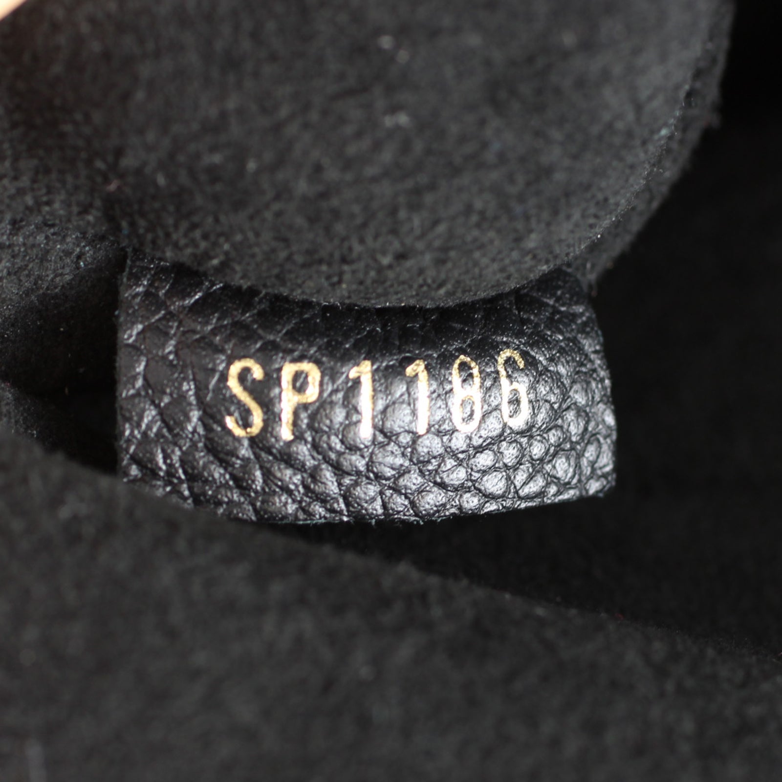 Louis Vuitton Alma BNB Noir Code