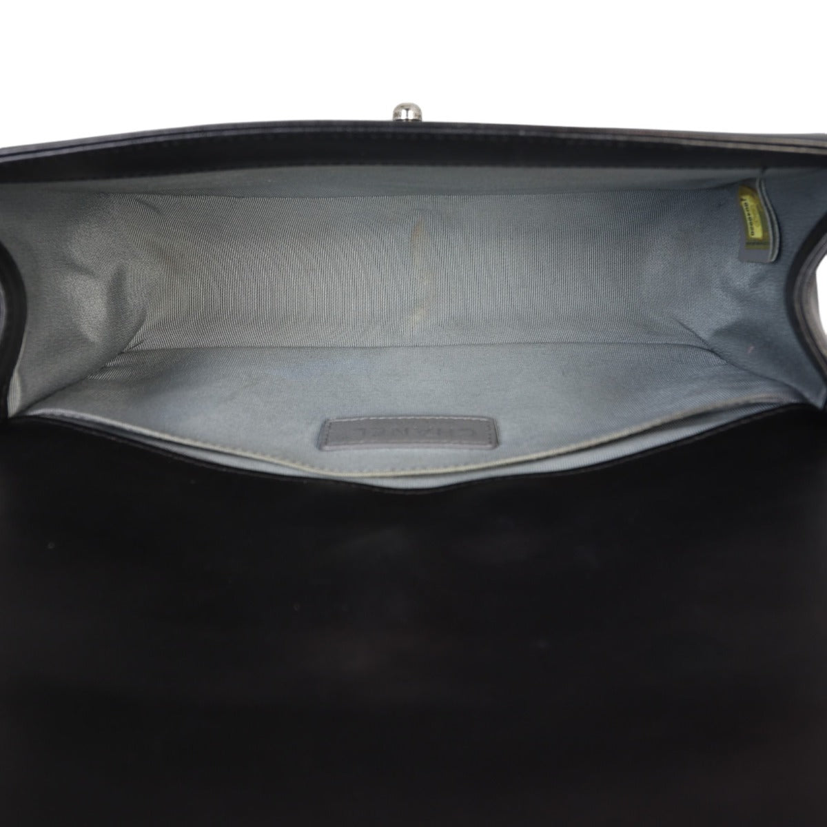 Chanel Boy Old Medium | 16 Series