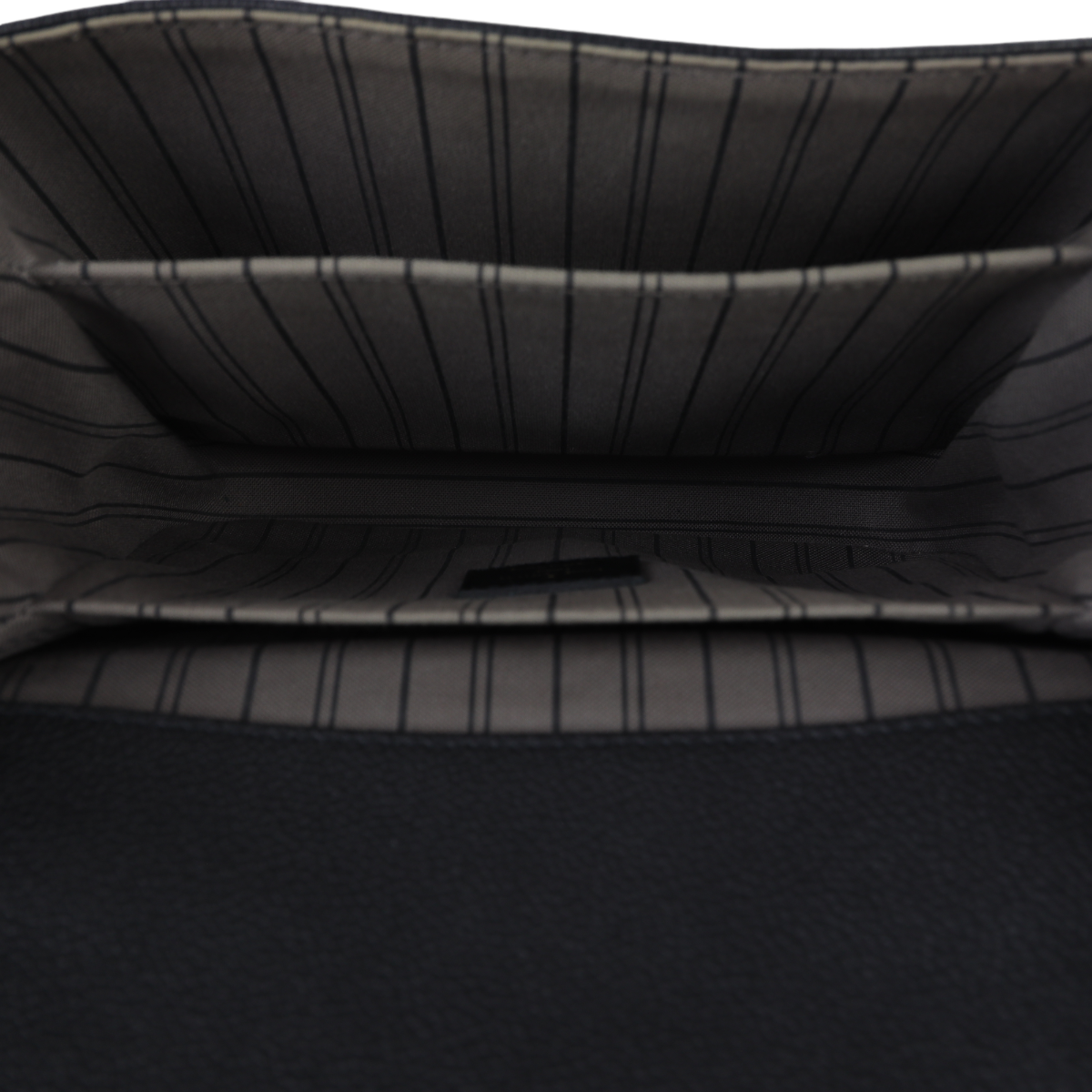 Louis Vuitton Pochette Metis Monogram Empreinte