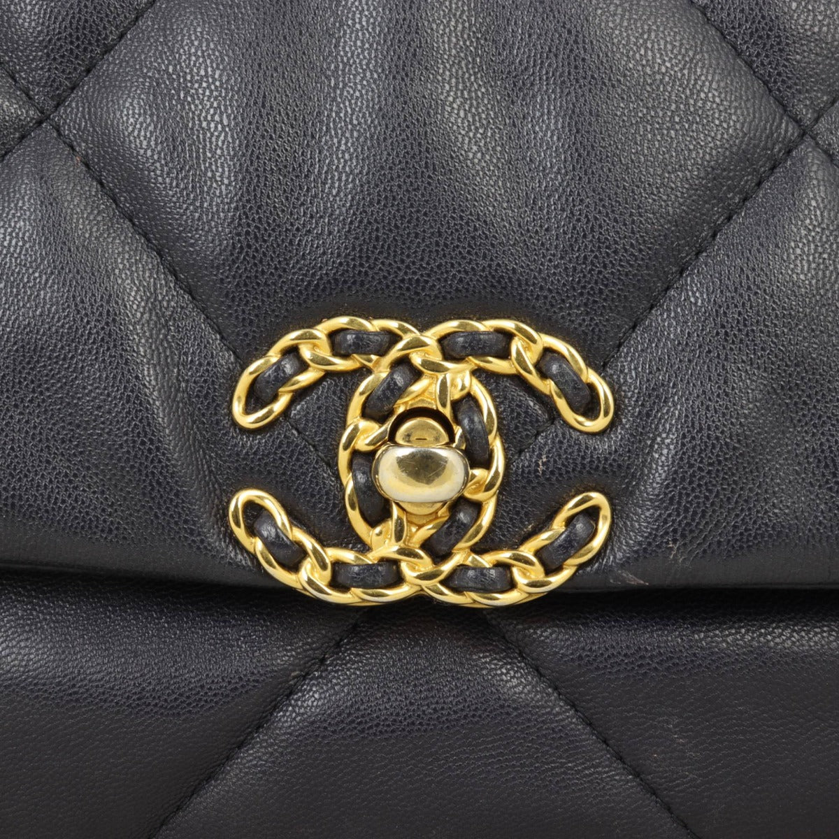 Chanel 19 Flap Bag Medium | Navy