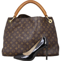 Louis Vuitton Artsy MM Monogram | Gold Hardware