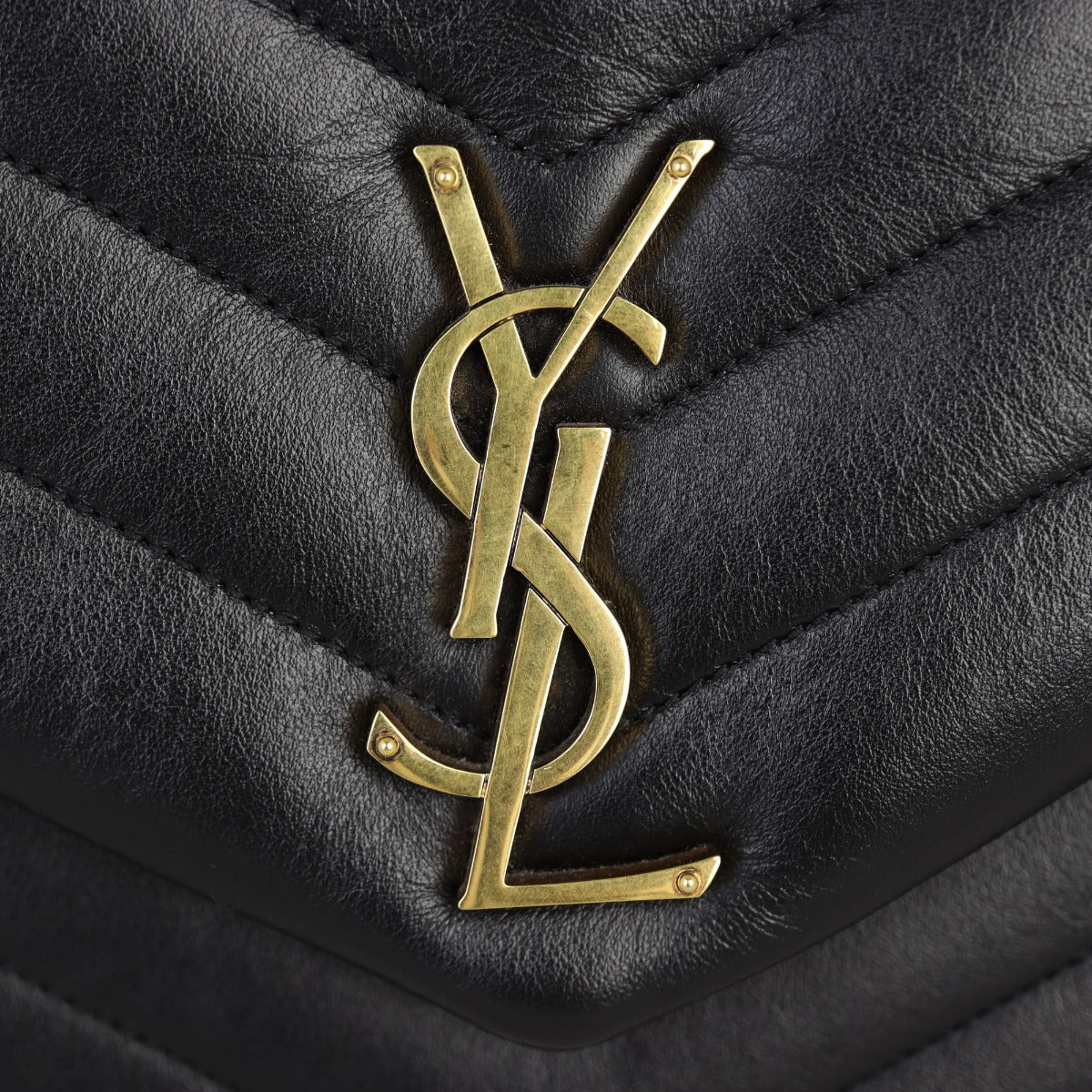 Saint Laurent Loulou Medium