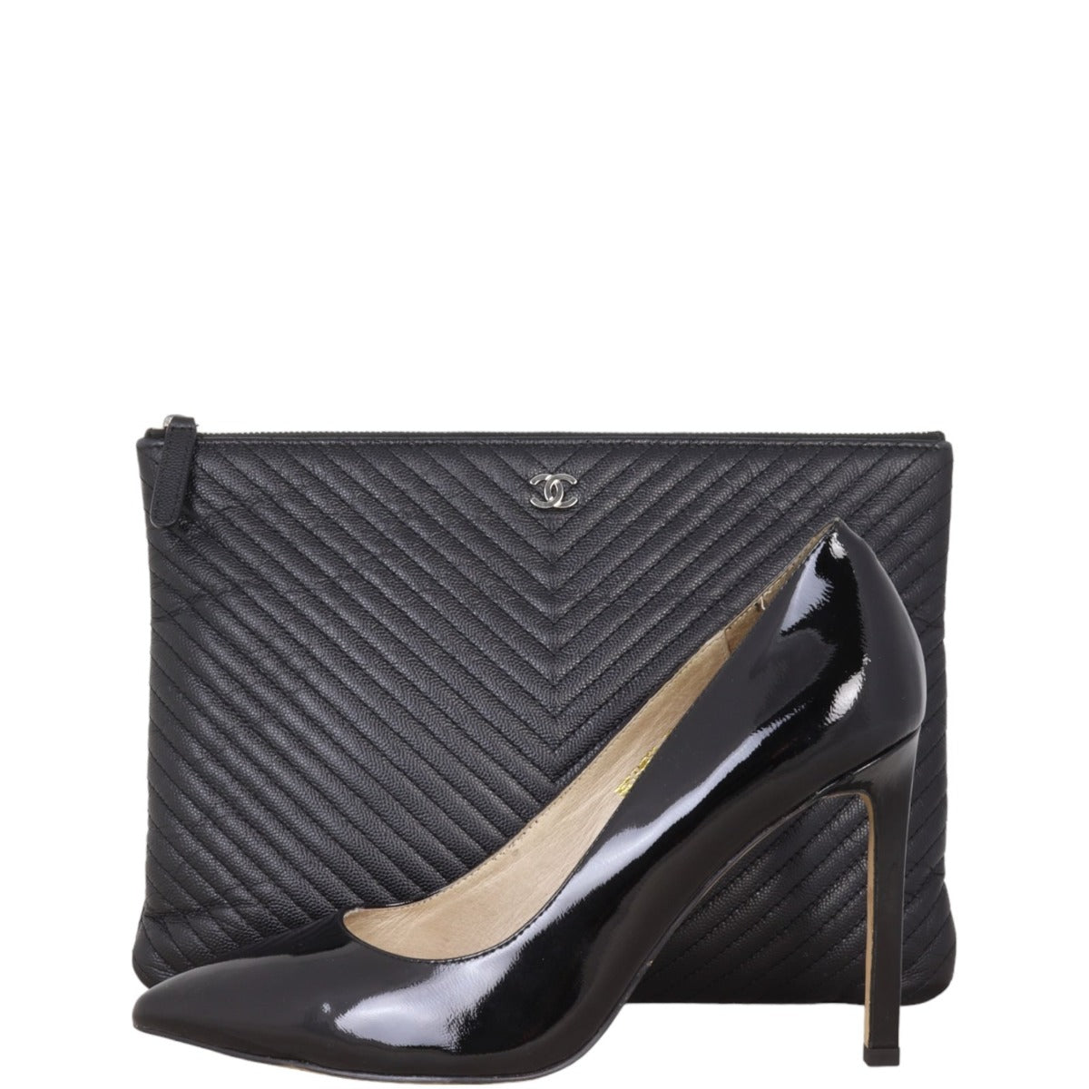 Chanel Classic O-Case Pouch Medium Chevron | Black