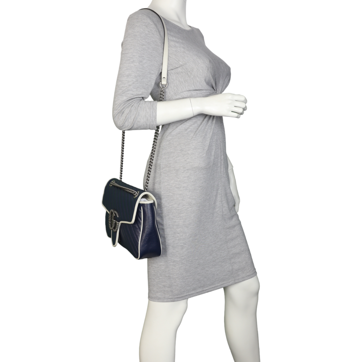 Gucci GG Marmont Matelasse Medium Shoulder Bag