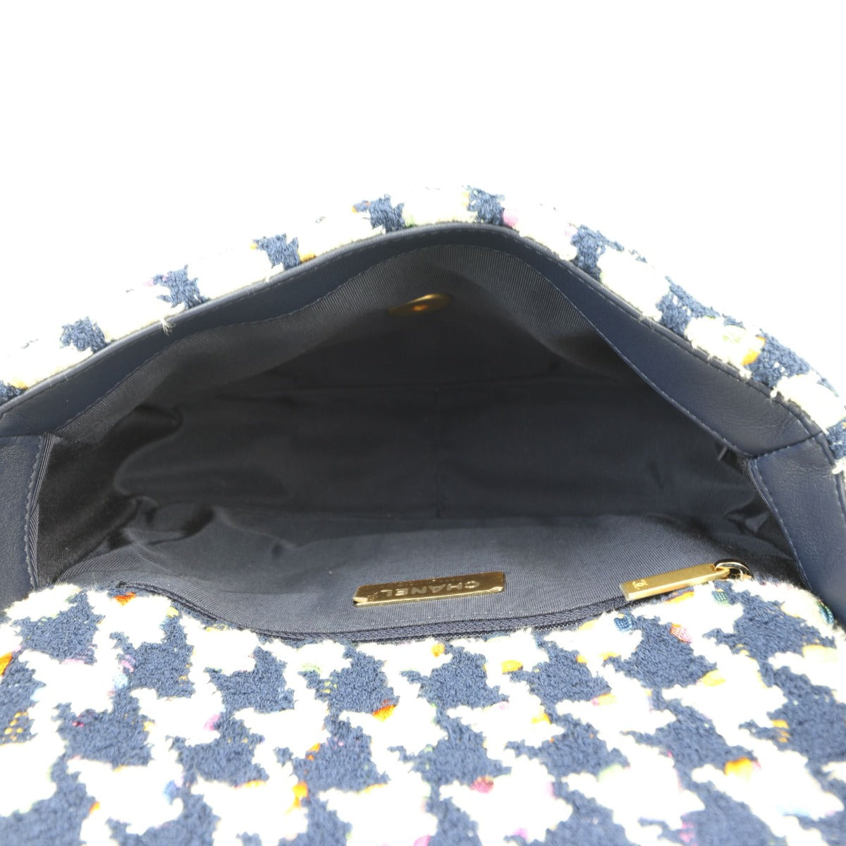 Chanel 19 Tweed Flap Bag Medium | Navy Blue White