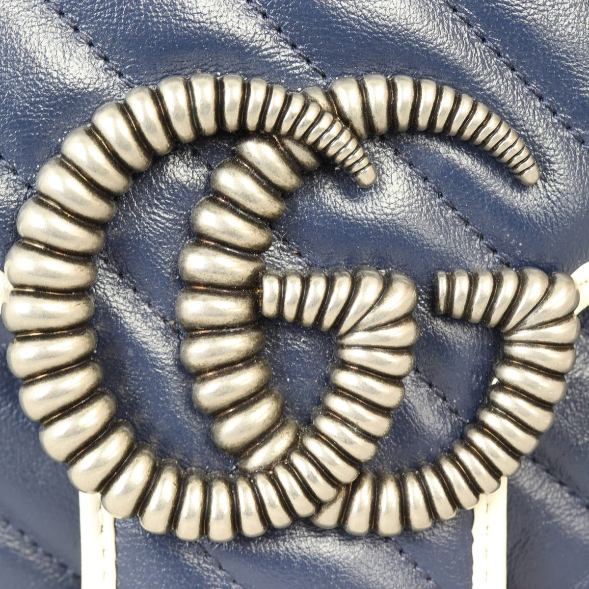 Gucci GG Marmont Matelasse Medium Shoulder Bag