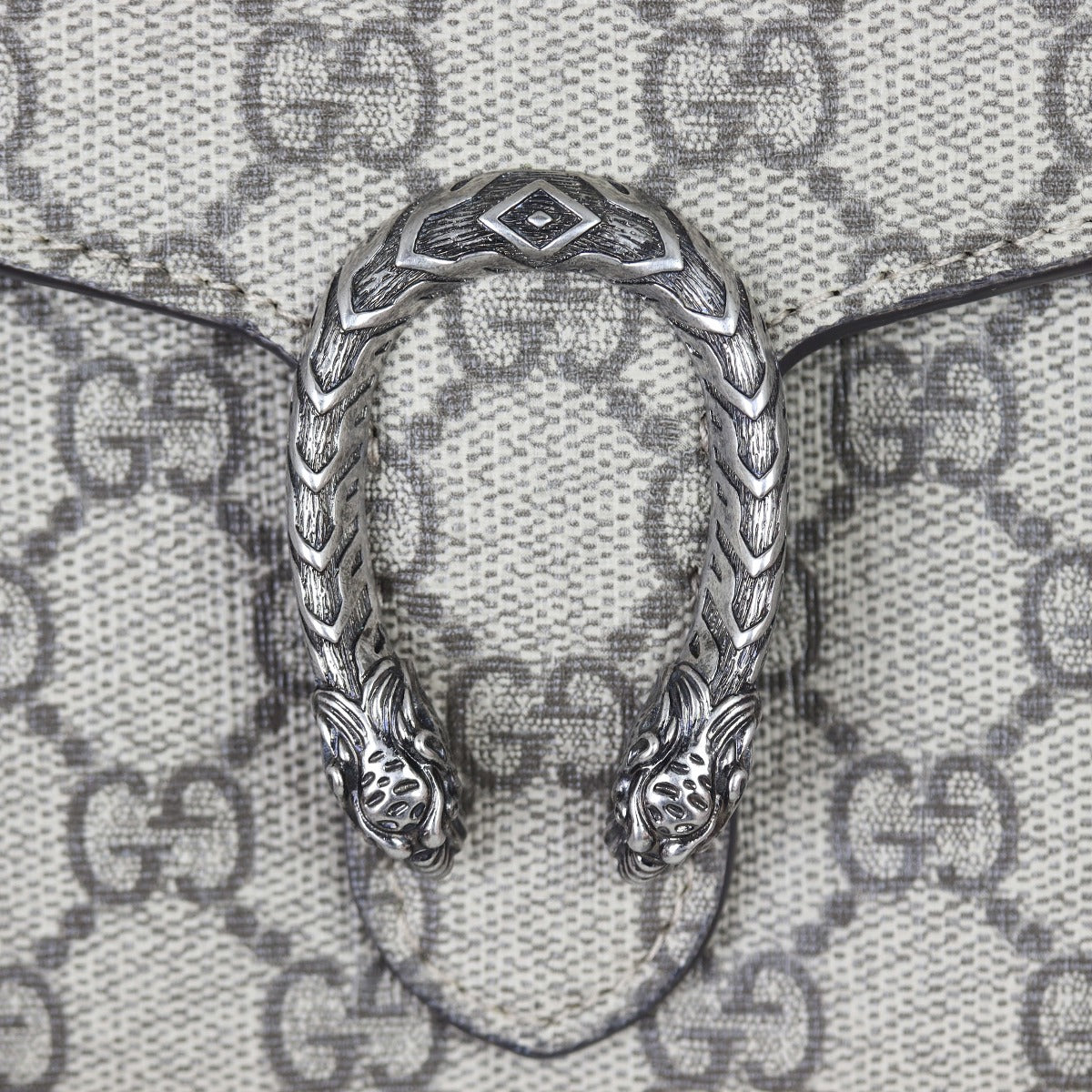 Gucci Dionysus GG Supreme Chain Wallet Hardware