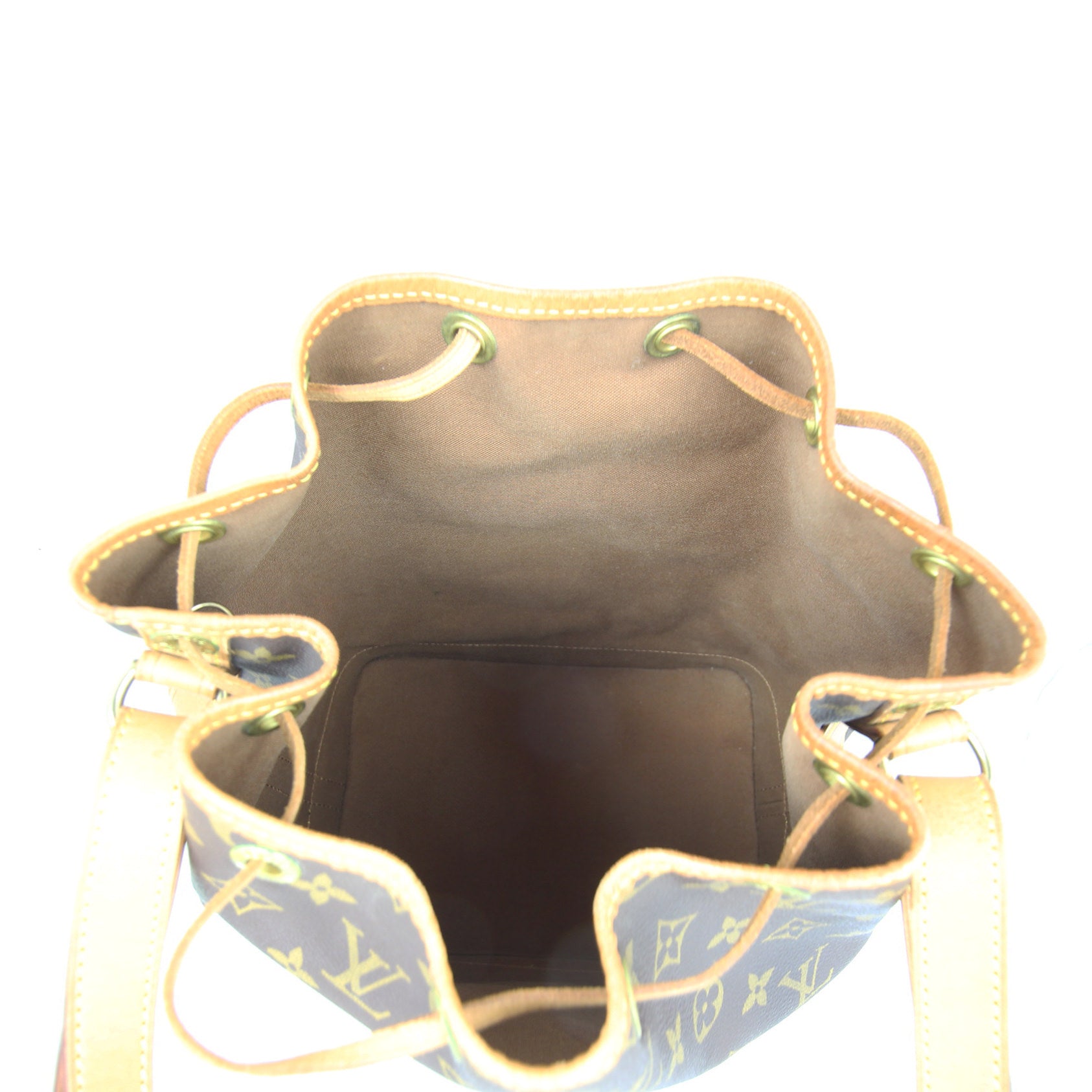 Louis Vuitton Noe Monogram interior