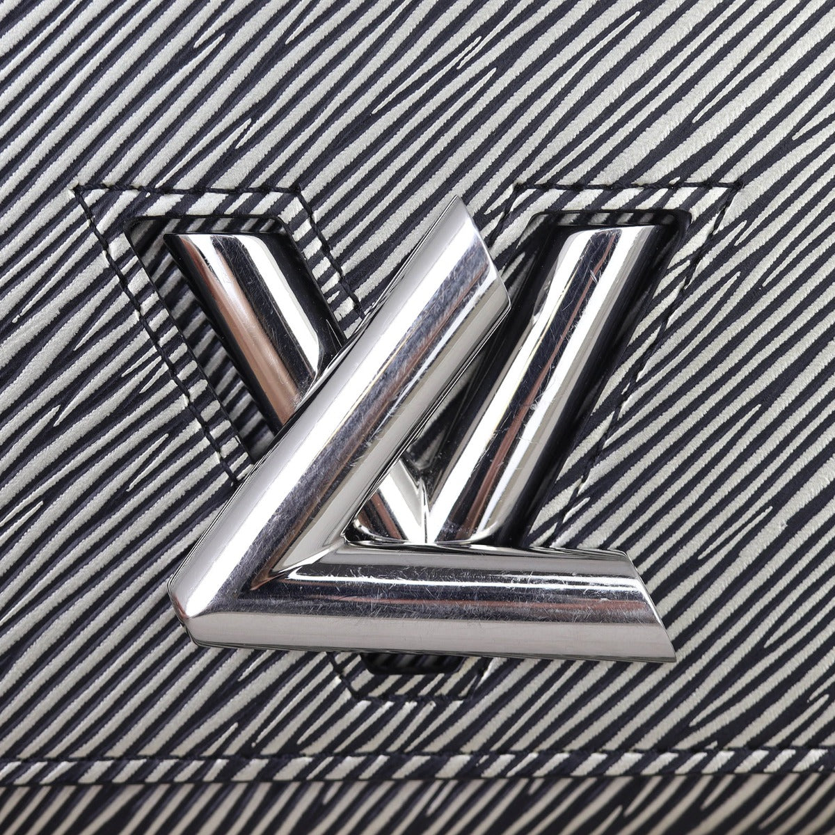 Louis Vuitton Twist Wallet Epi Hardware