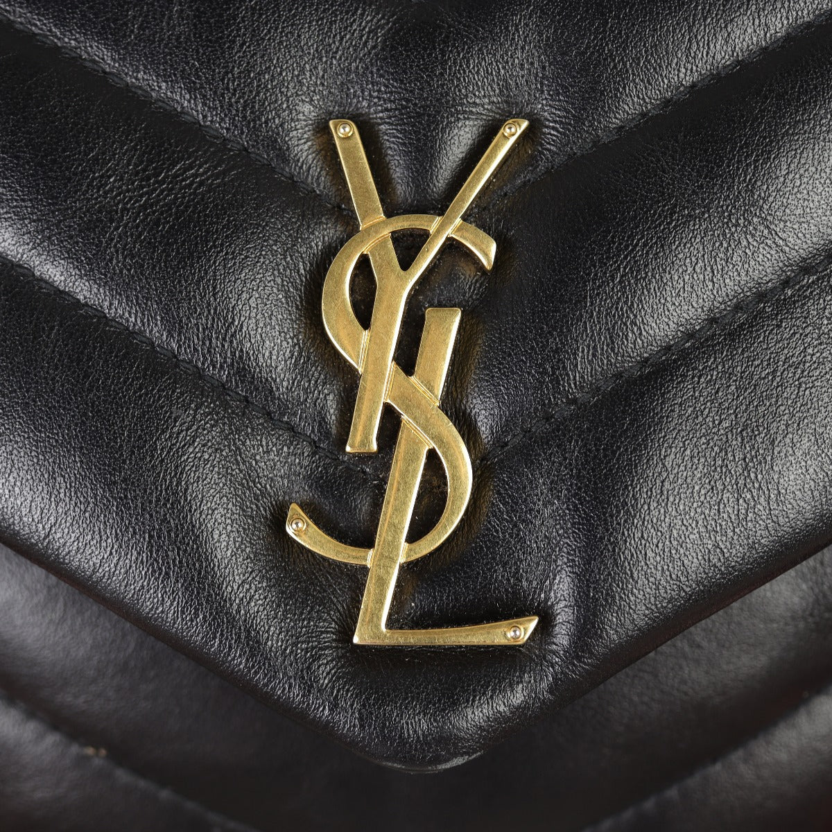 Saint Laurent Loulou Medium Hardware