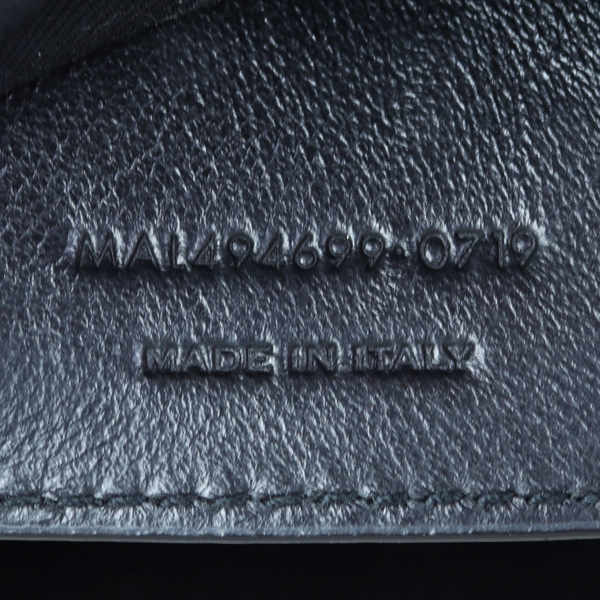 Saint Laurent Loulou Medium Date Code